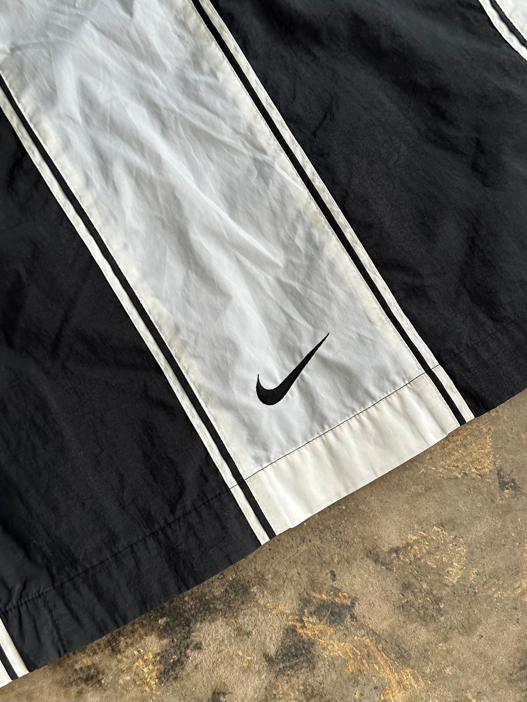 XL - Nike Black & White Track Jacket – Windbreaker (Women’s)