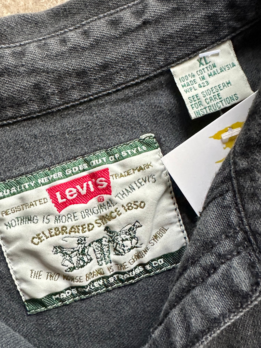 XL - Vintage Levi’s Black Denim Button-Up Shirt