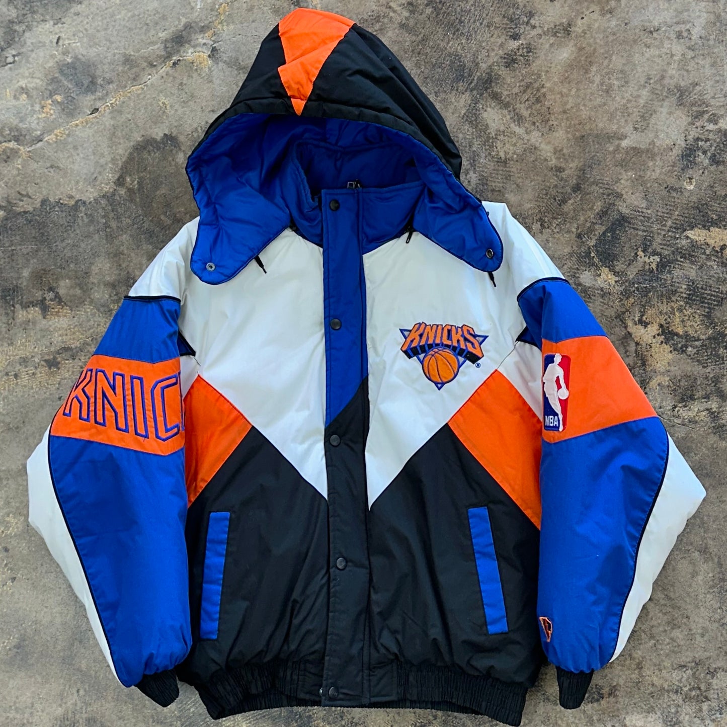 L - NY Knicks Pro Player puffer Coat