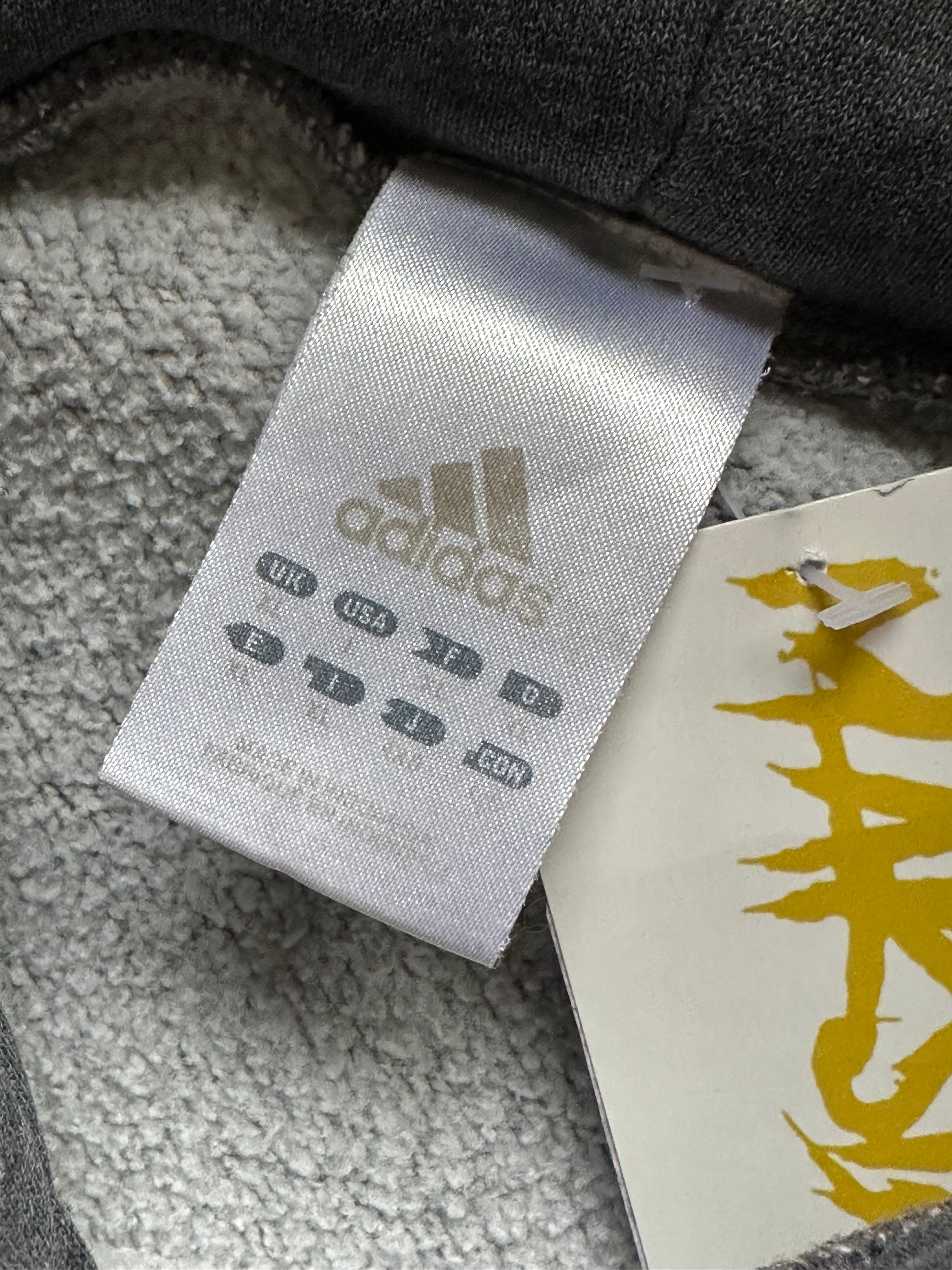 L - Adidas Essential Hoodie –(Grey)