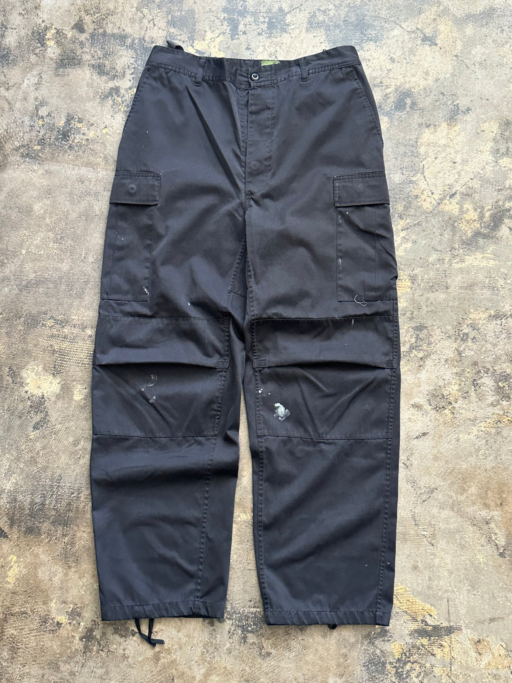 35-39 - Military-Style Black Cargo Pants – Adjustable Waist