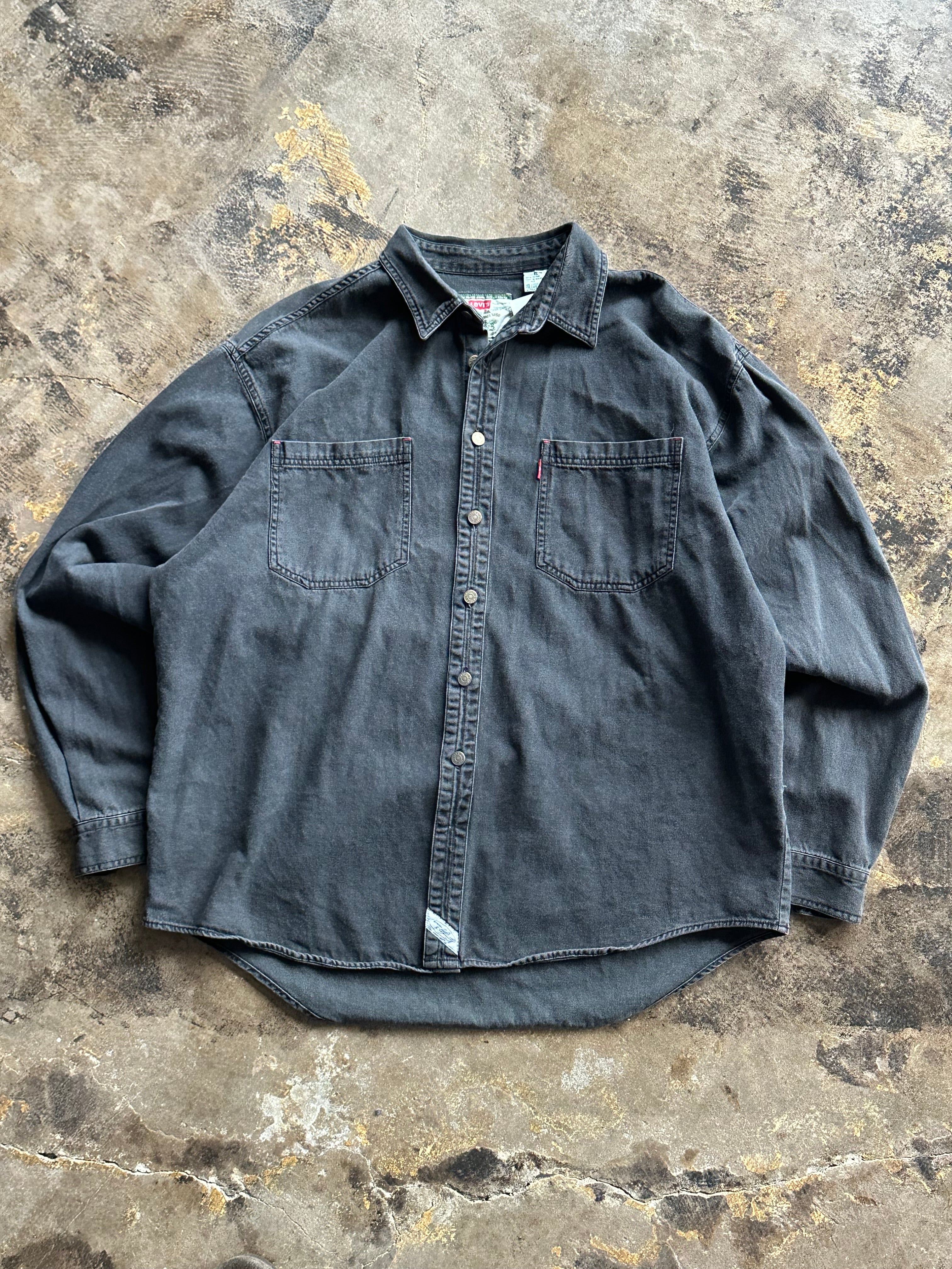 XL - Vintage Levi’s Black Denim Button-Up Shirt