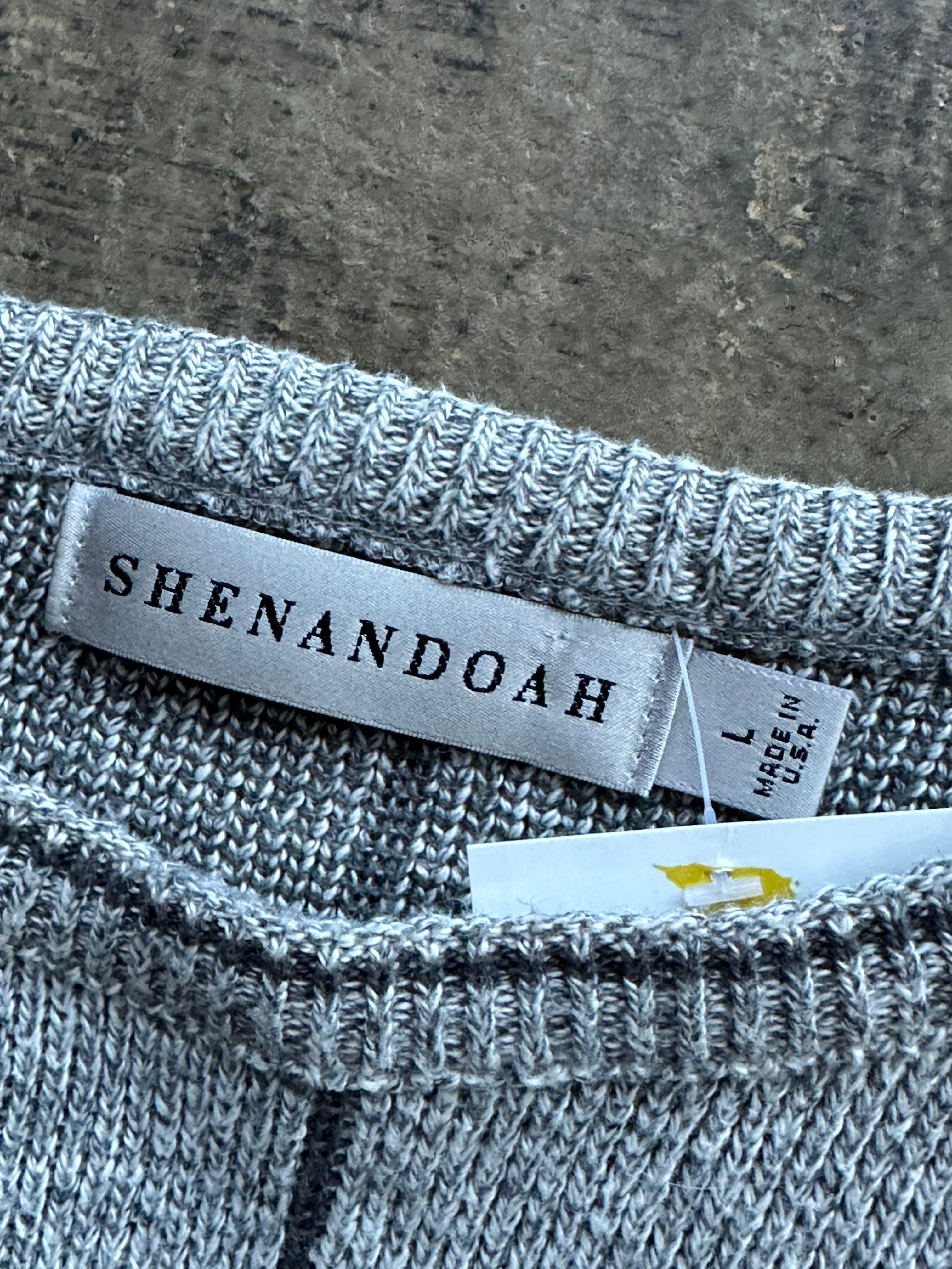 L - Vintage Shenandoah Gray Grid Knit Sweater