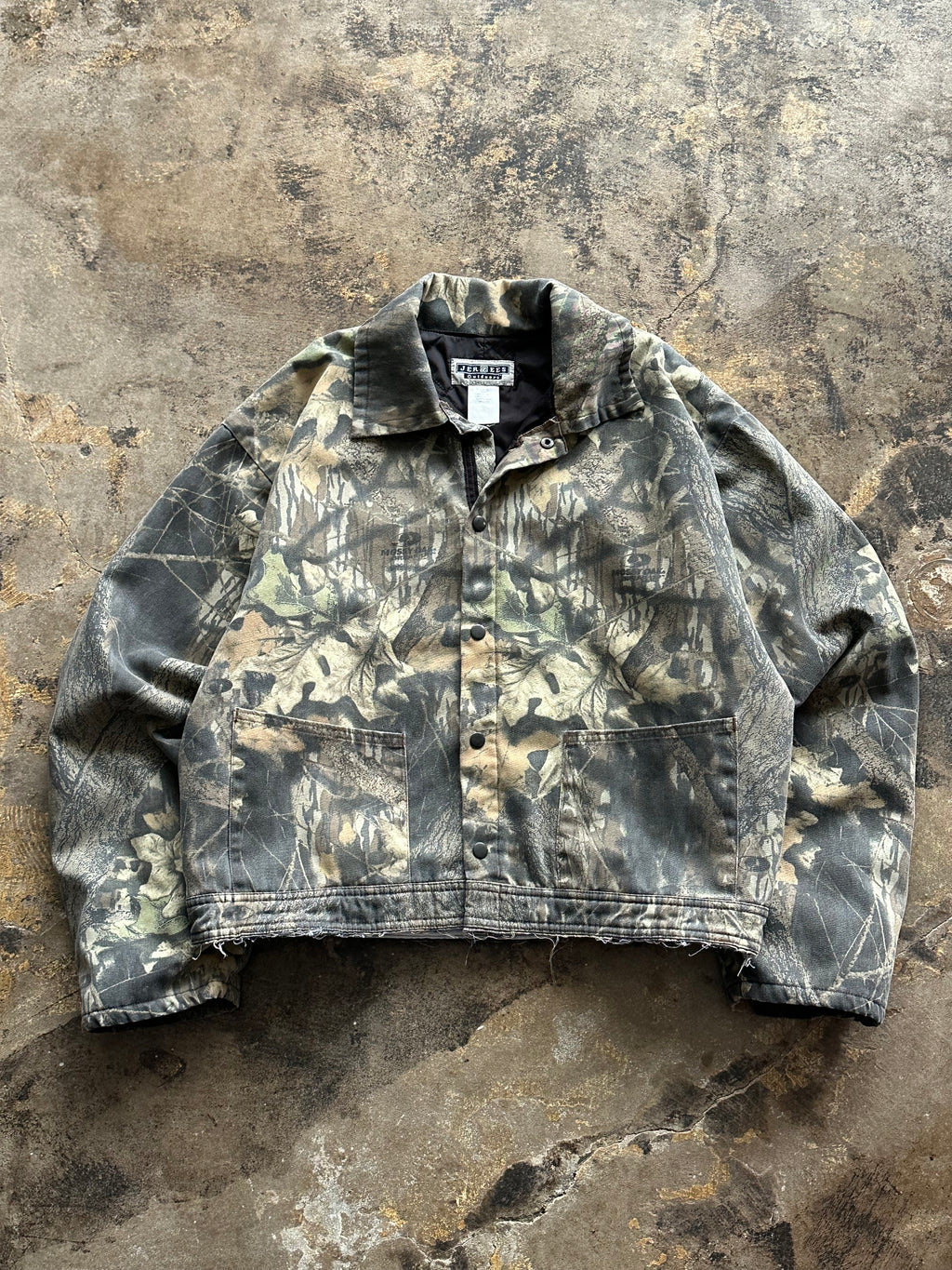 L - Cropped Camo Workwear Jacket