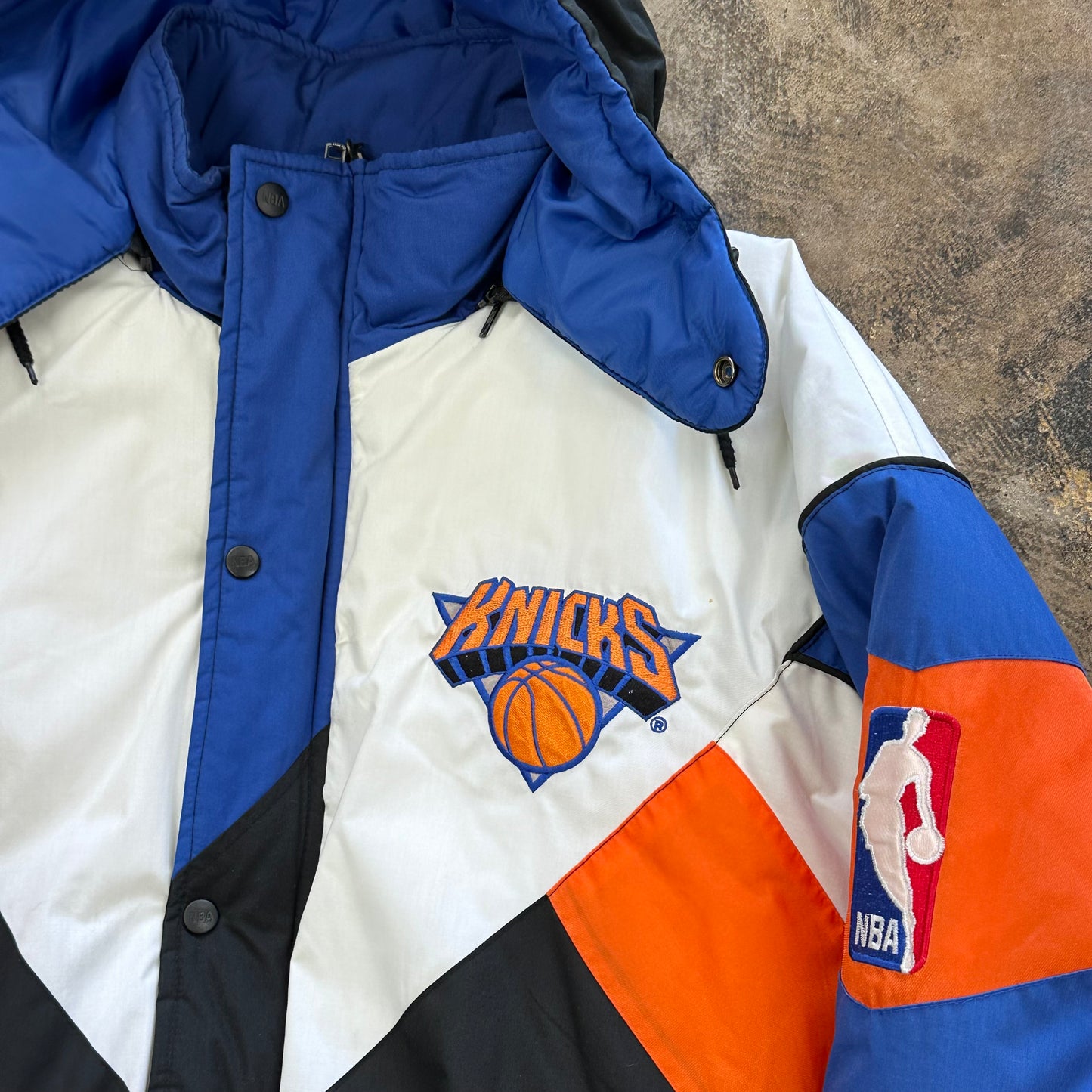 L - NY Knicks Pro Player puffer Coat