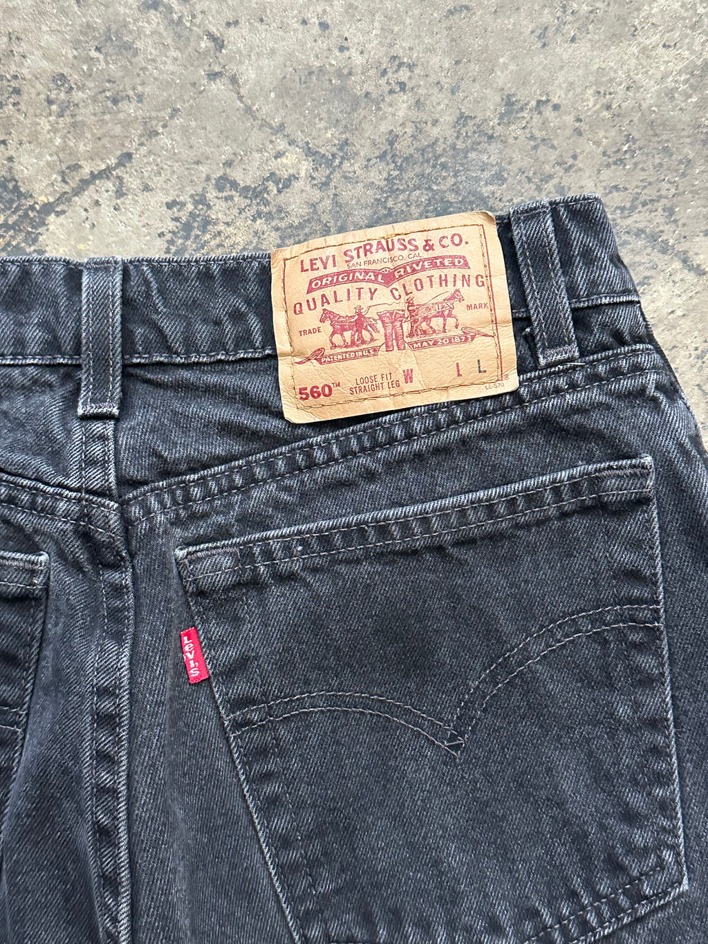 9 JR L - Vintage Levi’s 560 Black Denim Jeans