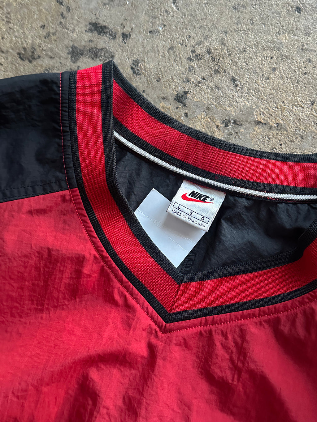 L- Vintage Nike V-Neck Windbreaker Pullover – Red & Black